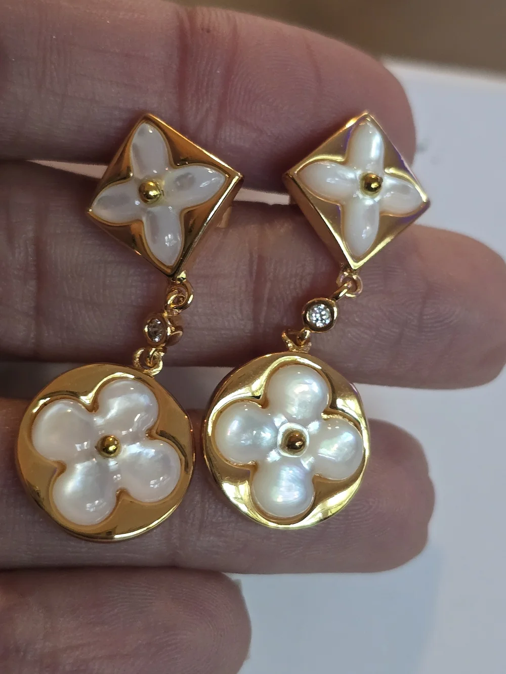 Louis Vuitton 18kgp LV Gold and White Floral Drop Earrings - Women's Jewelry